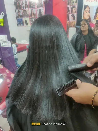 Image of: R2B Makeup Studio Beauty Parlour In George Town