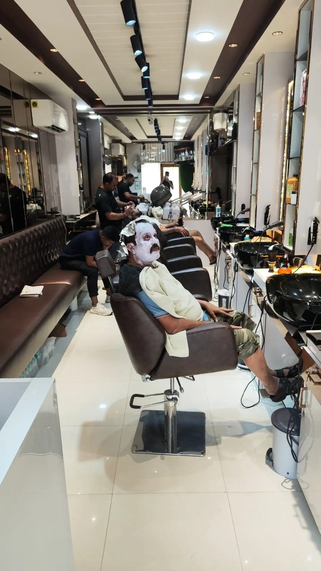 Image of: Saila Mens Beauty Parlour In George Town
