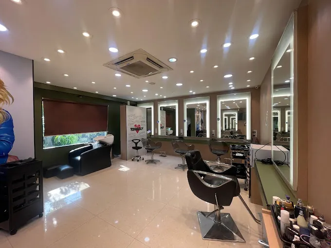 Image of: Toni And Guy Hairdressing Poes In Alwarpet