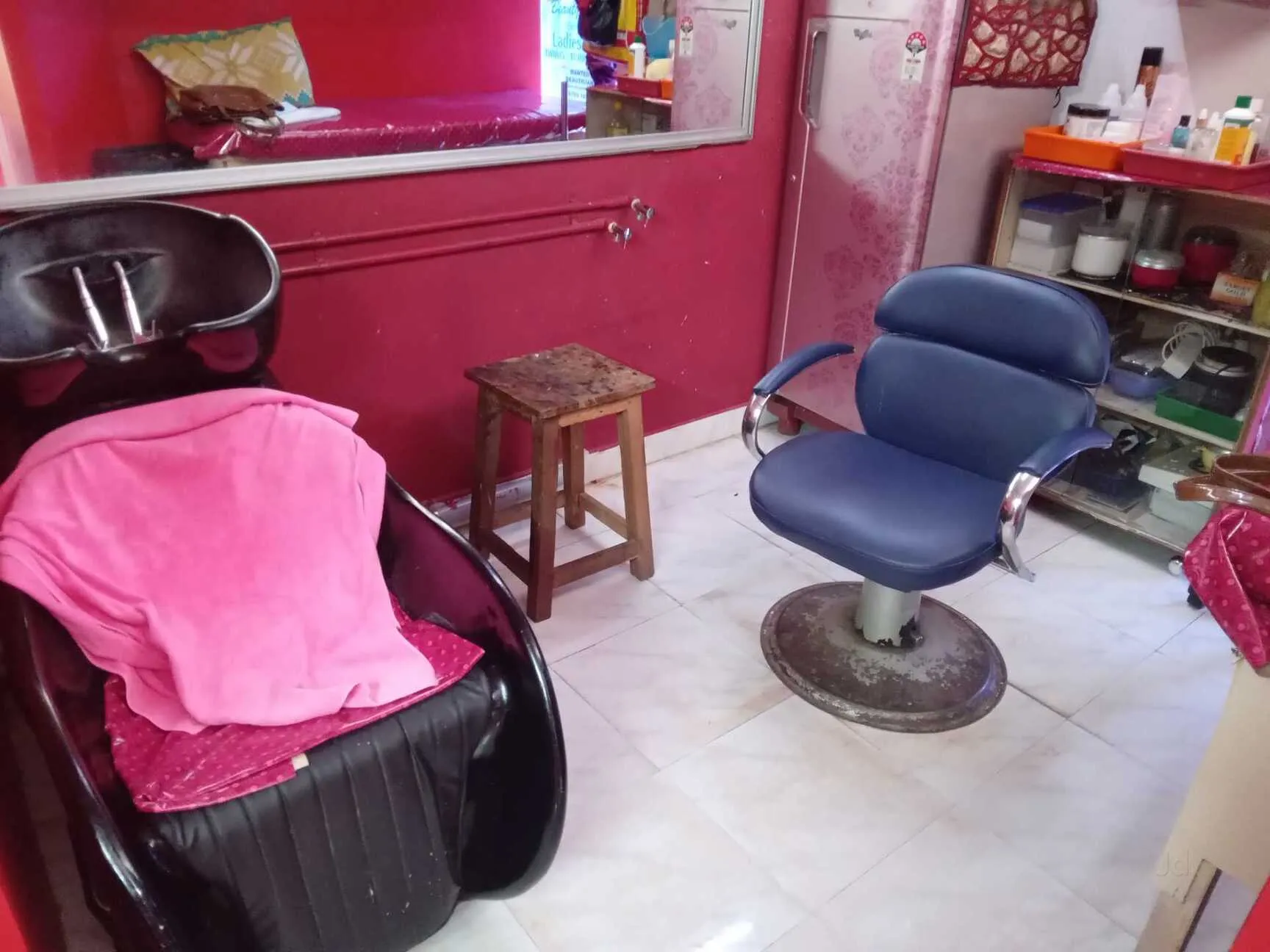 Image of: Jayavarshini Beauty Parlour In Egmore