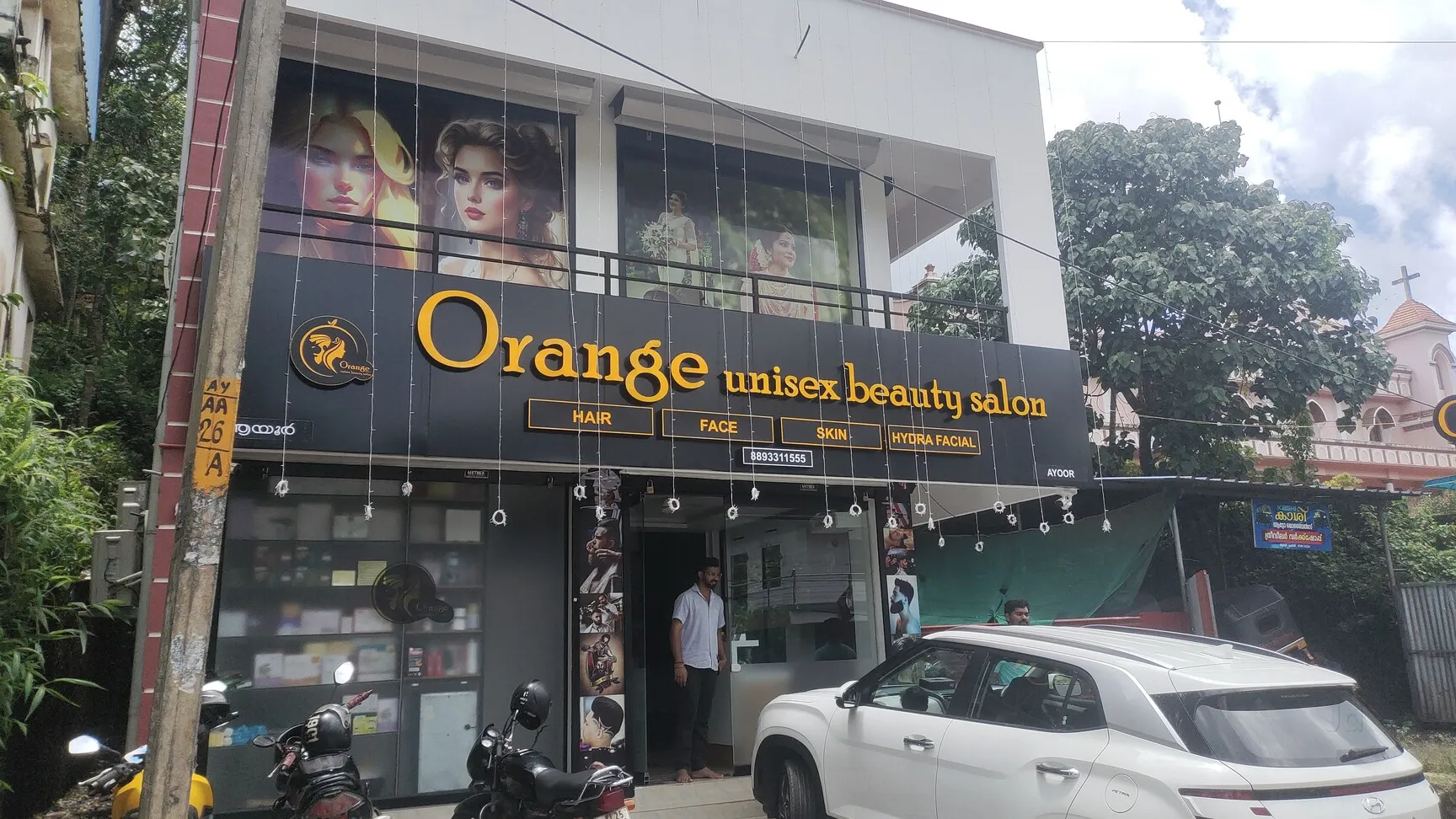 Image of: Orange Unisex Salon In Nungambakkam