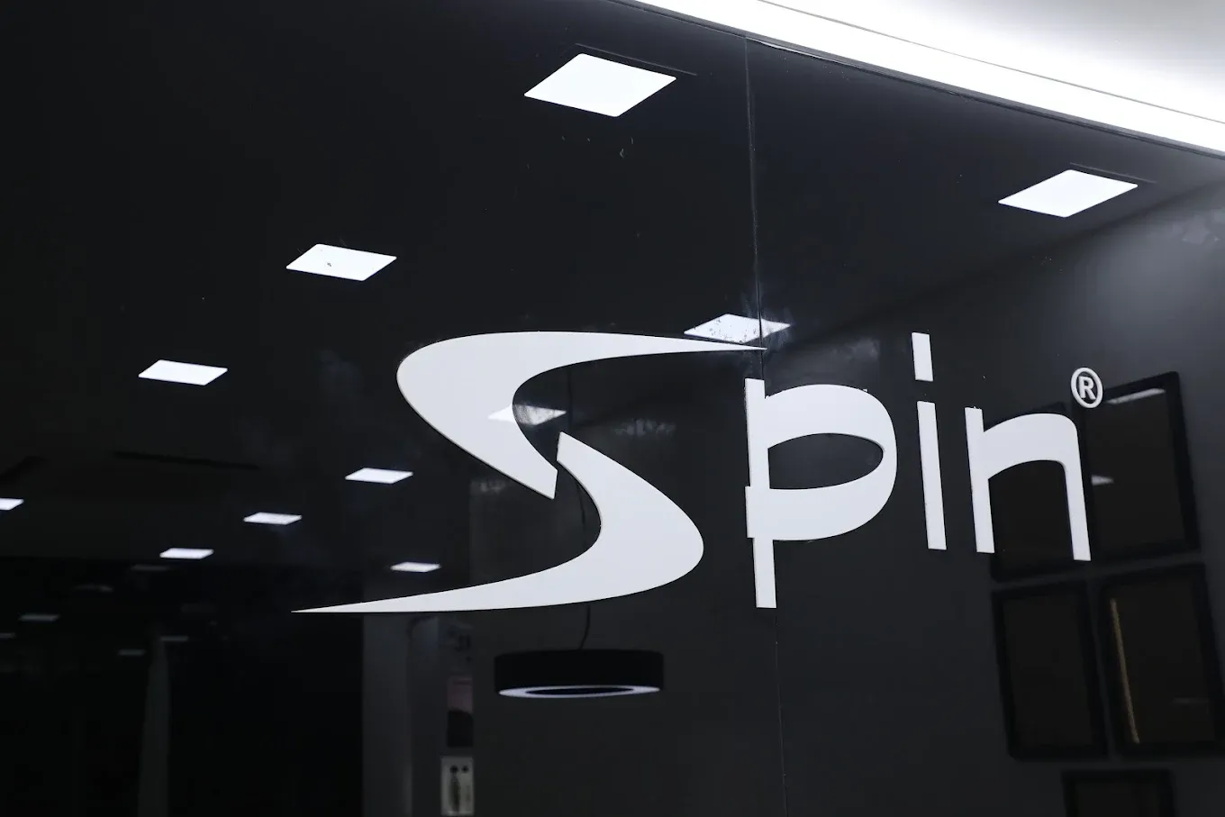 Image of: Spin Unisex Salon In Perambur