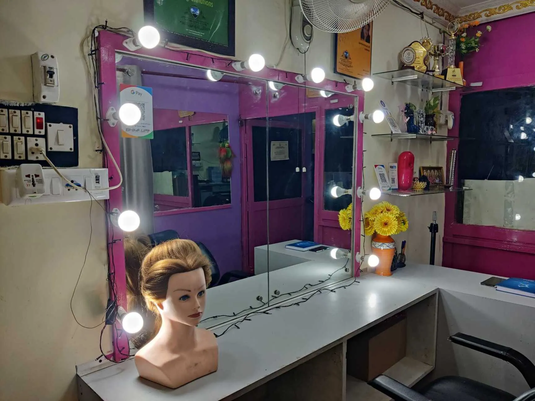 Image of: Swathis Beauty Parlour In Aminjikarai
