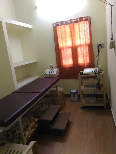Image of: Eniya Physio Theraphy Clinic In Virugambakkam 4