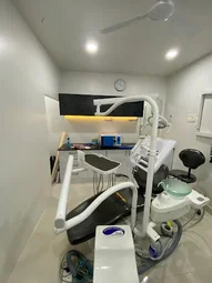 Image of: Feathers Dental In Virugambakkam