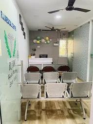 Image of: R J Medical Center In Thiruvanmiyur