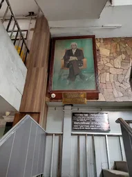 Image of: Santosham Dental Clinic In Egmore
