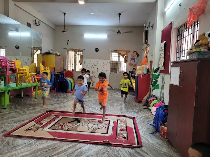 Image of: Chuttys Montessori Play School In Virugambakkam 2