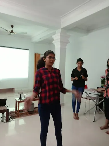 Image of: Ellowhale Education In Virugambakkam