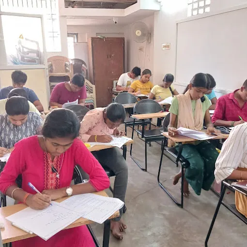 Image of: Maks Educational Academy In Arumbakkam