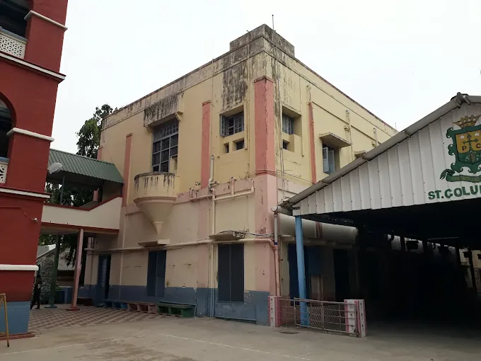Image of: St Columbans Aihrsec School In George Town