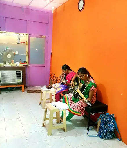 Image of: Star Online Music Academy In George Town