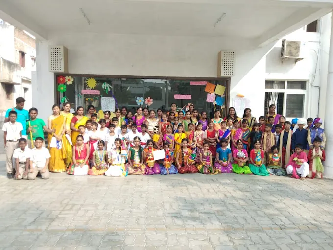 Image of: Vaels Ravindra Bharathi Global School In Koyambedu