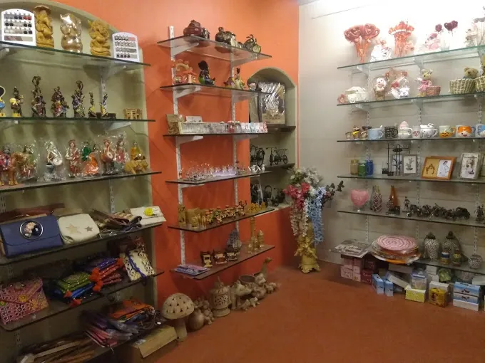 Image of: Gayu Krafts And Gifts In Mylapore