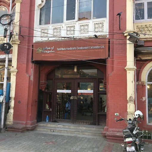 Image of: Poompuhar Sales Showroom In Chennai