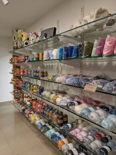 Image of: Shuttles And Needles In Adyar 3