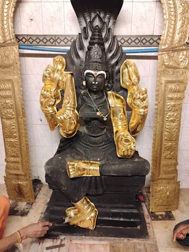 Image of: Srirangam Bronze Gallery In Nanganallur 3