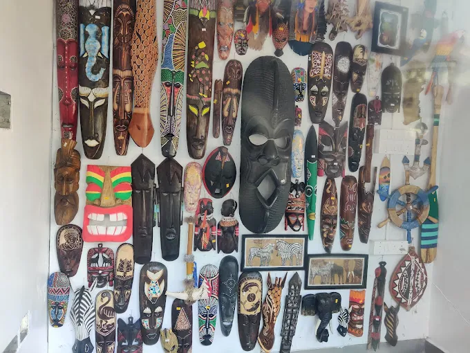 Image of: Wood Hub Gift And Art In Thiruvanmiyur 5
