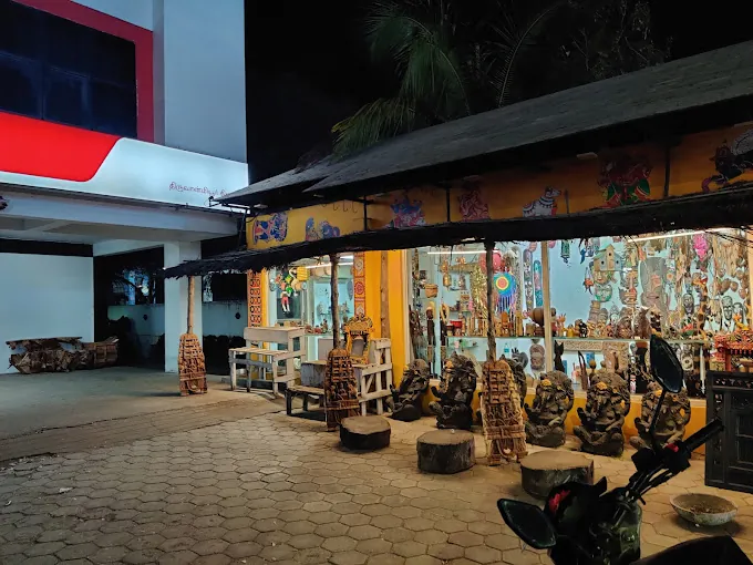 Image of: Wood Hub Gift And Art In Thiruvanmiyur 6