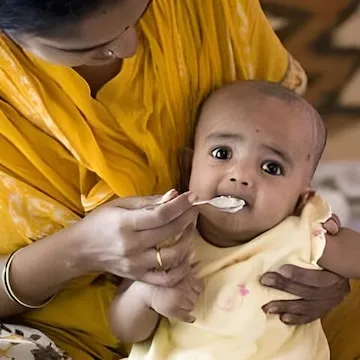 Image of: Baby And Ma In Arumbakkam