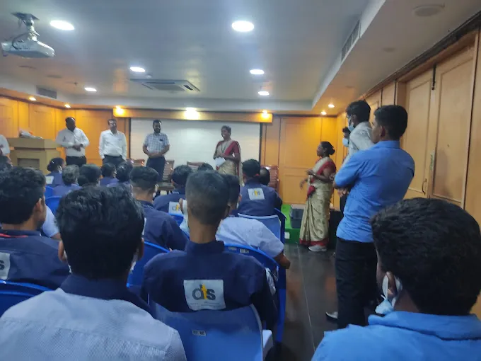 Image of: Dr Vivek An In Adyar