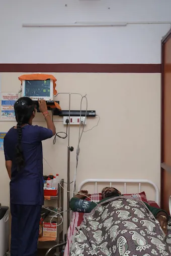 Image of: Mahalakshmi Clinic And Lab In Porur