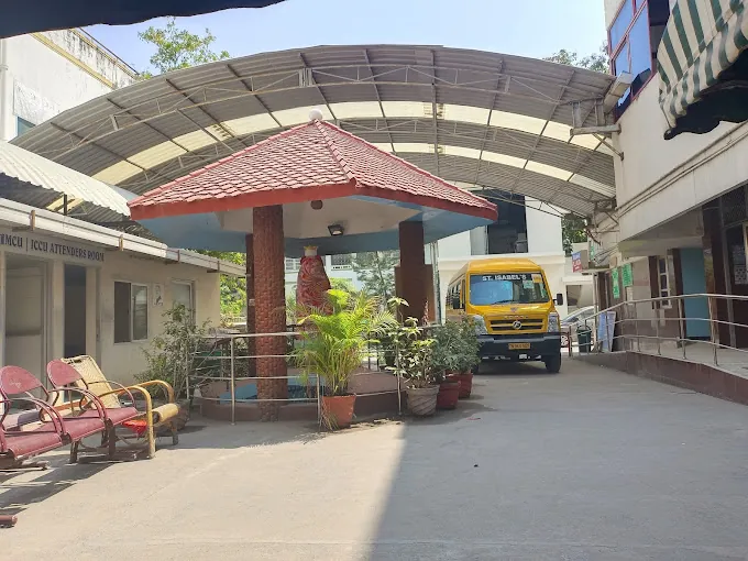 Image of: St Isabels Hospital In Mylapore 4