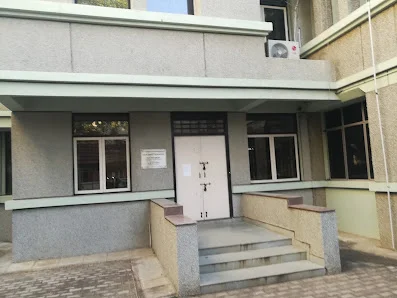 Image of: Library Madras School Of Economics In Kotturpuram 2
