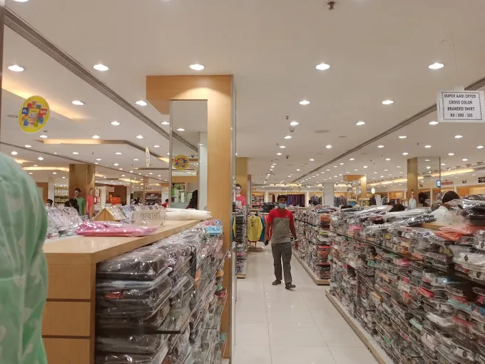 Image of: Saravana Stores Gold Palace And Textiles in Mambalam 2