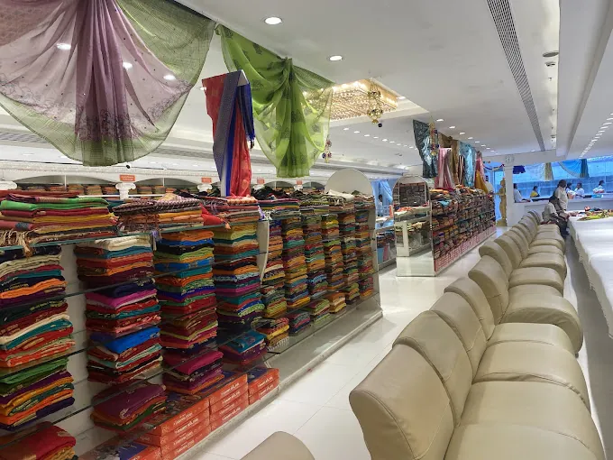Image of: Saravana Stores Gold Palace And Textiles in Mambalam 3
