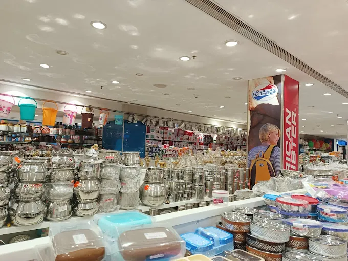 Image of: Saravana Stores Gold Palace And Textiles in Mambalam 5