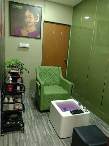 Image of: La Venustas Unisex Salon in Chennai 2