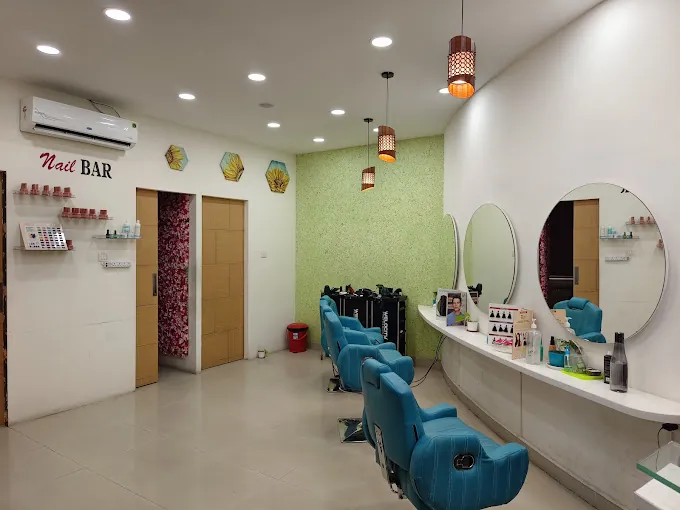 Image of: Lux Unisex Family Saloon in Chennai 2