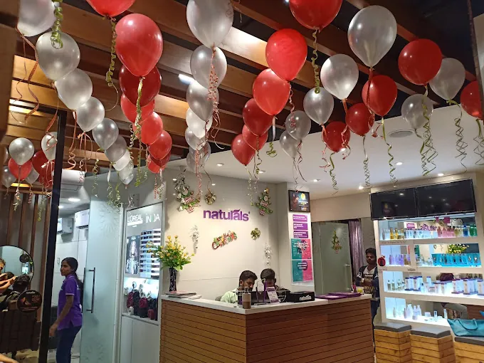 Image of: Naturals Salon And Spa Siruseri in Chennai 3