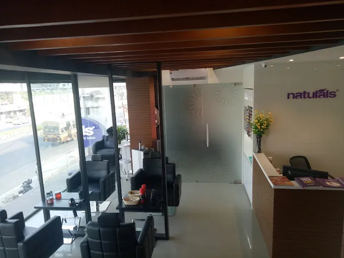 Image of: Naturals Salon And Spa Siruseri in Chennai