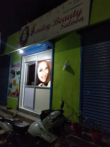 Smiley Beauty Saloon in Mahabalipuram Road