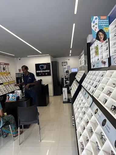 Image of: Specsmakers in Saligramam