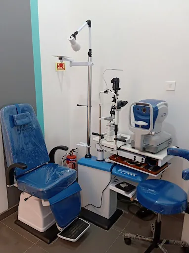 Image of: Titan Eye At Marina Mall in Mahabalipuram Road