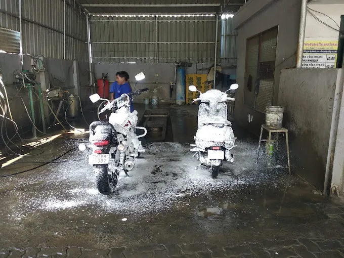 Image of: Om Sakthi Car Water Service in Kk Nagar 6