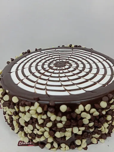 Image of: Blaack Forest Bakery in Madurai 7