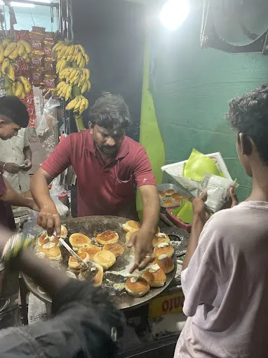Image of: Butter Bun Shop in Sellur