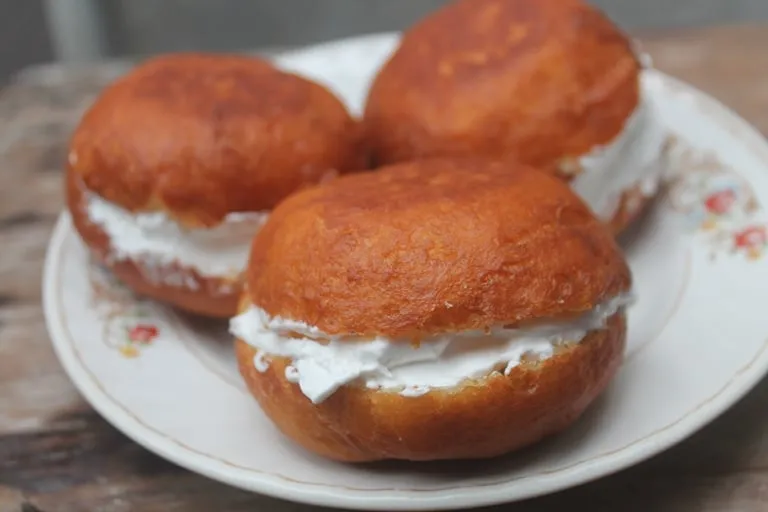 Image of: Butter Bun Shop in Sellur