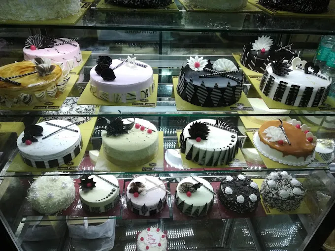 Image of: Cream E Cakes in K Pudur