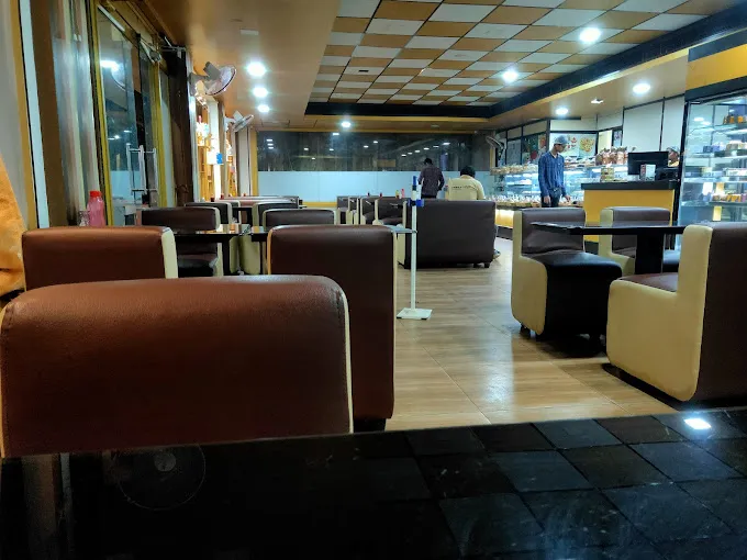 Image of: Cream E Cakes in K Pudur 2