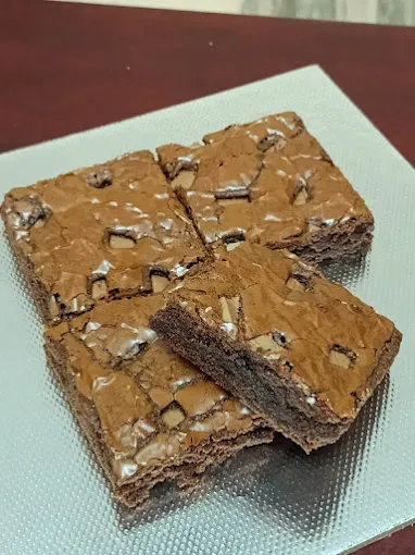 Image of: Laural Brownies And Pastries in Reserve Line