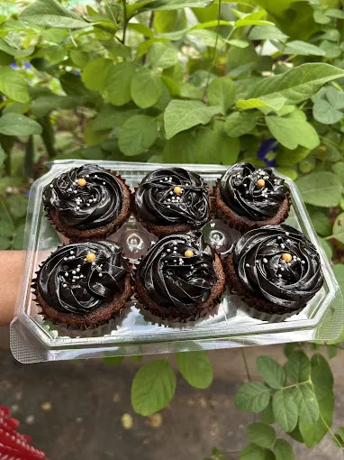 Image of: Laural Brownies And Pastries in Reserve Line 6