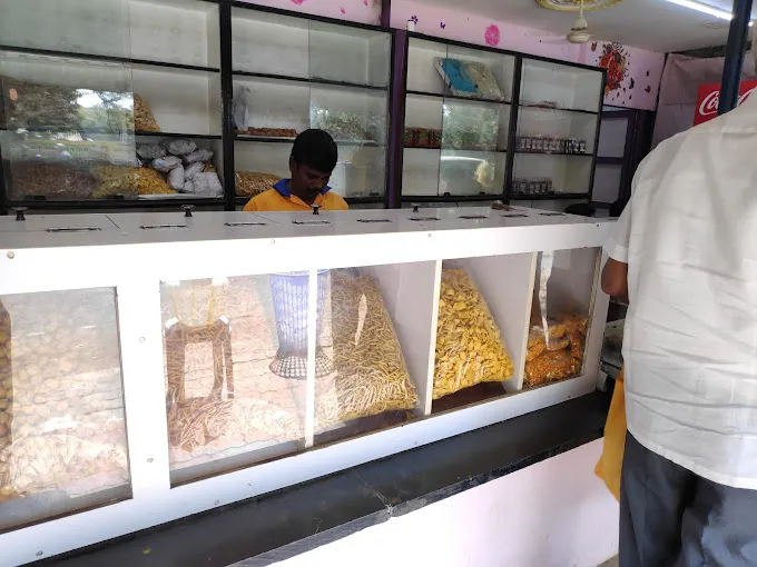Image of: Prison Bazar in Arasaradi 3
