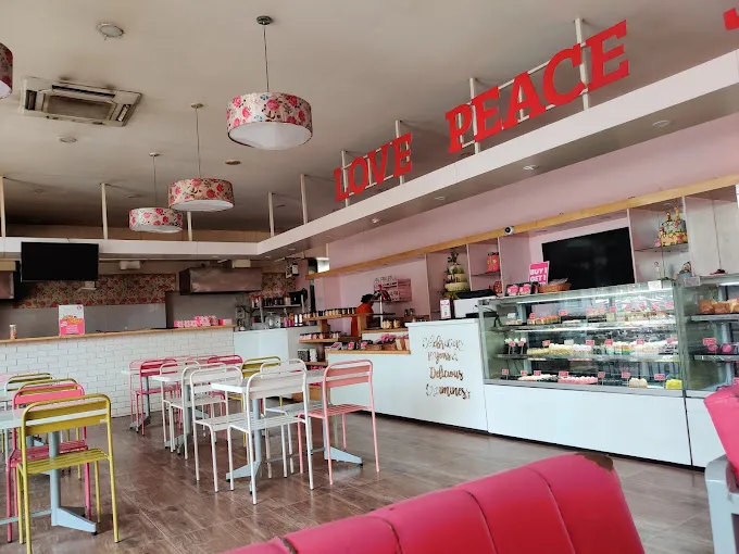 Image of: Puppys Ice Cream in Mahal