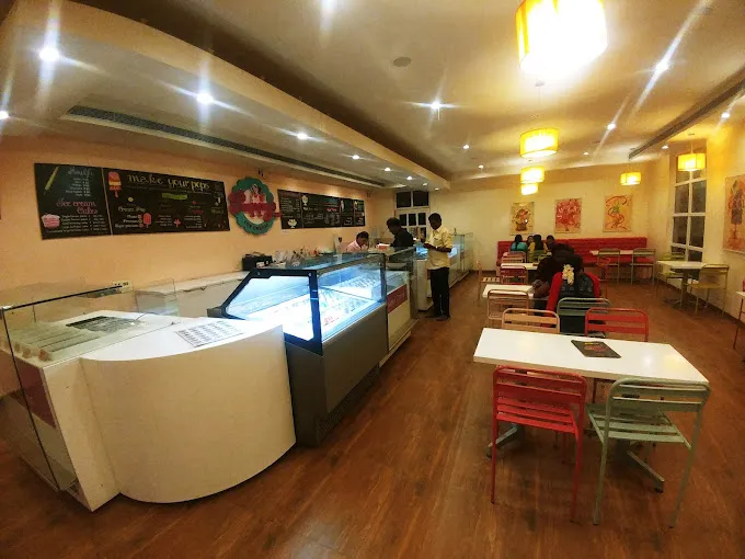 Image of: Puppys Ice Cream in Mahal 2