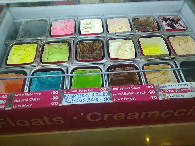 Image of: Puppys Ice Cream in Mahal 5